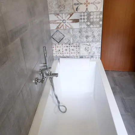 B&B Vittoria 바자노